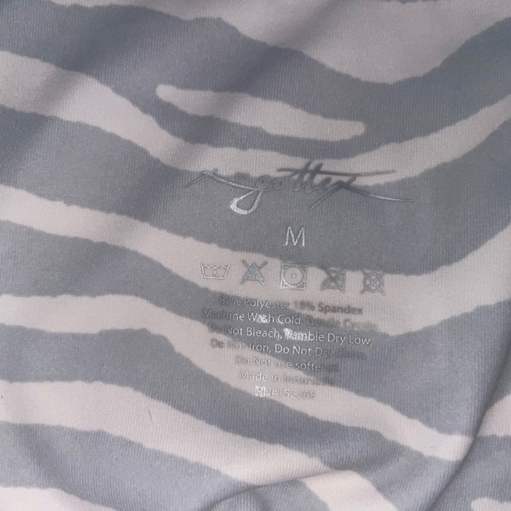 Gottex Studio Zebra Animal Print Active Wear Leggings - Picture 9 of 11